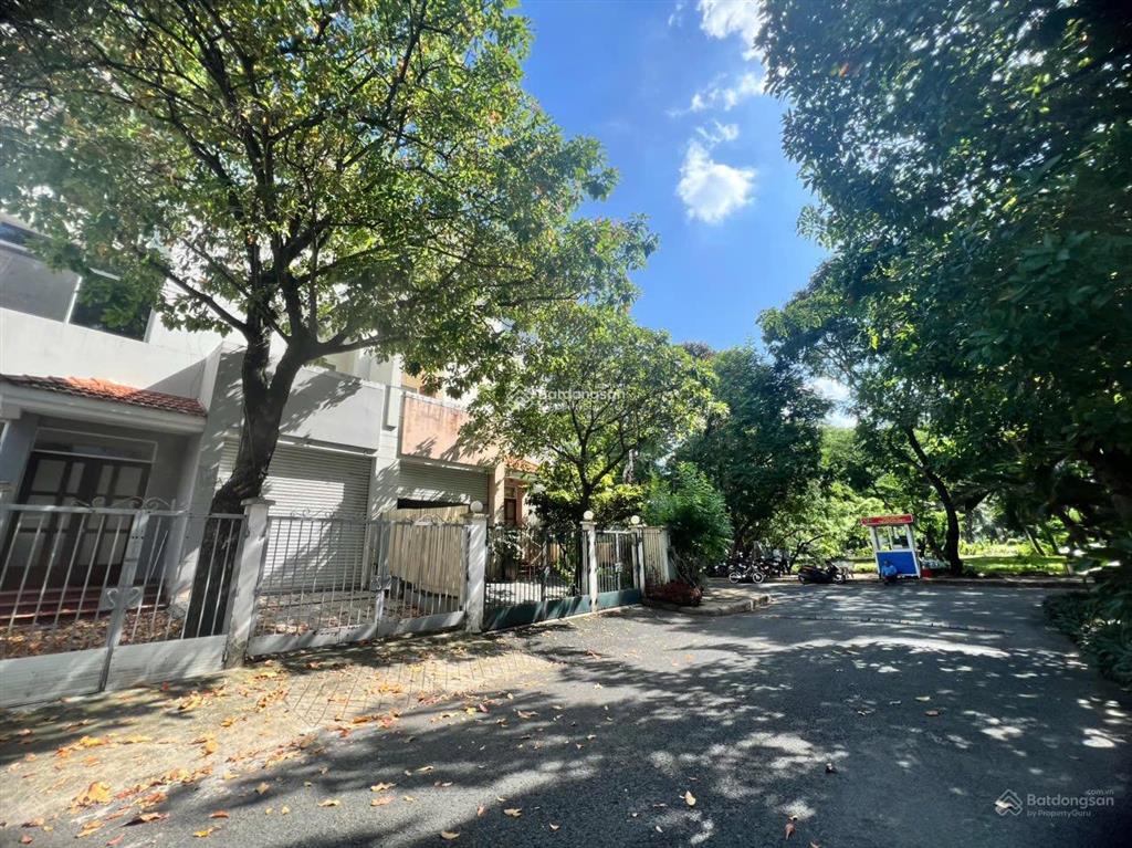 Bán biệt thự mỹ kim, pmh, q. 7, 10,25x18,75m, 1t 2l, 5pn, 6wc, giá bán chỉ 74 tỷ,  0979 762 ***