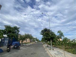 Bán lô đất nên 8x17.4 siêu đẹp gần trục chính sát sông sinh thái kdt fpt city