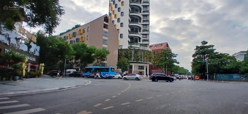 Bán nhà .liền kề kđt. việt hưng  long biên.mặt phố bùi thiện ngộ.kinh doanh.trường marie curie