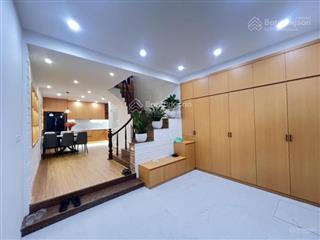 Chính chủ cần bán  quận 6,5 tỷ85m2  đỗ xe hơi  thuê 30 triệu/tháng