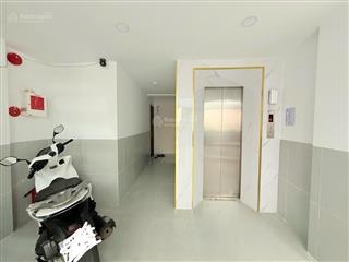 Căn hộ dịch vụ 16 phòng dòng tiền 80 tr/ tháng sát cmt 8 hẽm xe hơi *ngang 6 dài 15 m