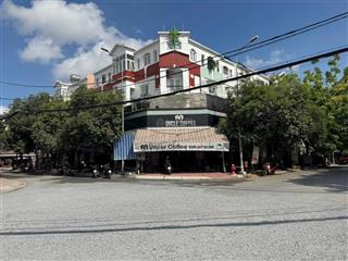 Hiếm nhà 3 mặt tiền q8 dt 180m2, 4t, ngang 10m dài 18m  vị trí đắc địa tiện kinh doanh mọi