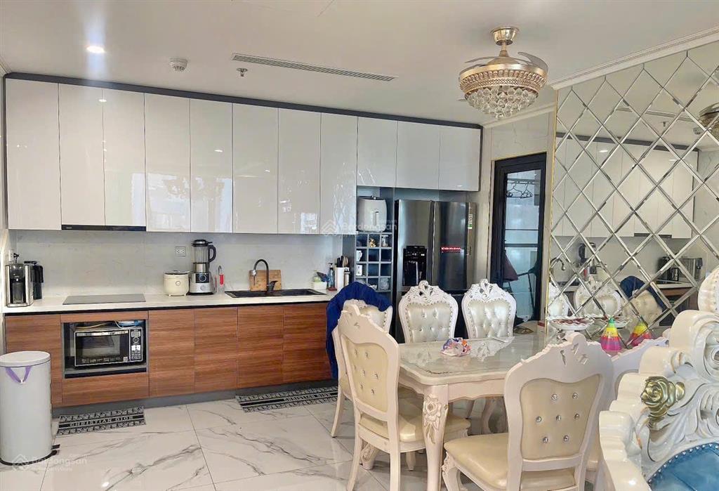 Bán căn hộ cao cấp gần hồ tây ban công thoáng, nội thất nhập khẩu tại ss city. 0869 426 ***