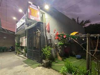 Chủ định cư nhật bán gấp nhà c4 hàng xóm vinhomes  q 9  mới đẹp lô góc 74m2(7x10.5m) chỉ 4.2tỷ tl