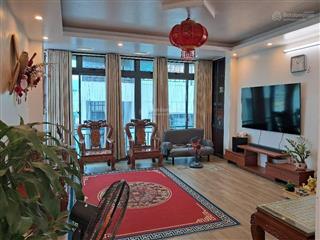 Bán tòa nhà 8 tầng thang máy phố đê la thành quận đống đa dòng tiền 85 m2