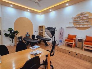 Căn hộ biệt thự phố cơquận hoàn kiếm view mặt phố 200 m23 ngủ