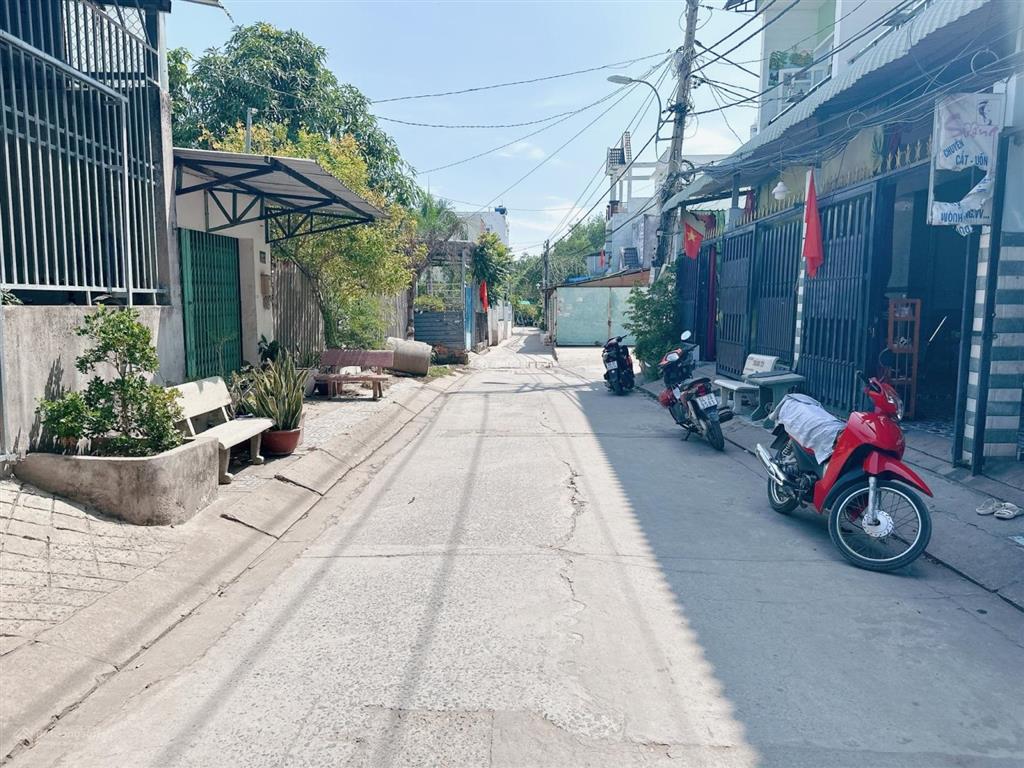 Bán đất tại đường lê văn lương, xã phước kiển, hẻm xe hơi, 127m2