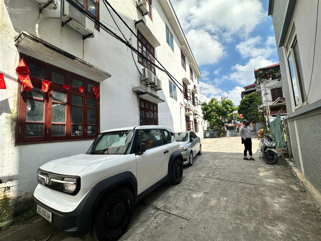 Đất kinh doanh  ô tô tránh nhau  chủ cần bán gấp  70m2 mặt tiền 5m. giá 15 tỷ