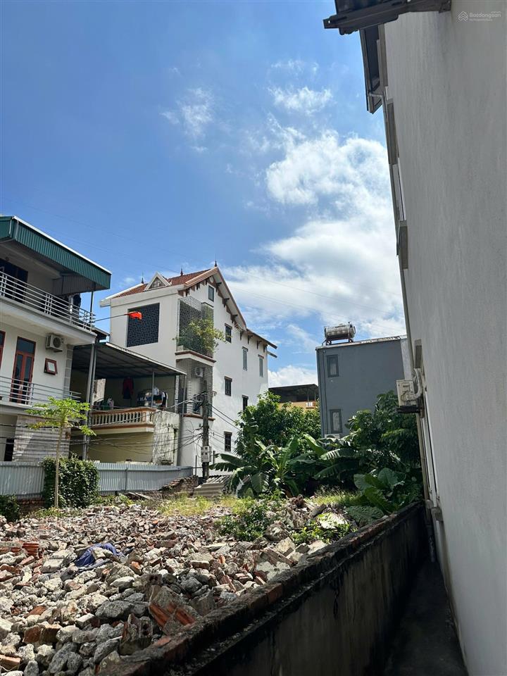 Đất kinh doanh  ô tô tránh nhau  chủ cần bán gấp  70m2 mặt tiền 5m. giá 15 tỷ