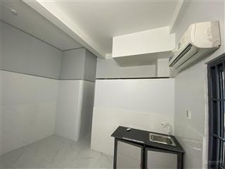 Cho thuê chdv mới tinh 25m2 ngay góc 2 mặt tiền, cửa sổ, máy lạnh, rất tiện nghi, lê văn thọ gò vấp