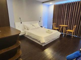 Ba nhà mt lê thánh tôn đối diện chợ bến thành dt 4 x 20m( 80m2 ) 5tầng hđ thuê 250tr/tháng, 100 tỷ