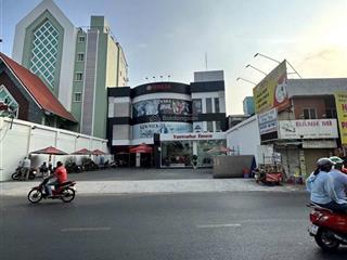 Bán nhà mt phan đăng lưu, phú nhuận dt 20 x 33, 2 tầng. hđ thuê 500triệu/ tháng. 200 tỷ