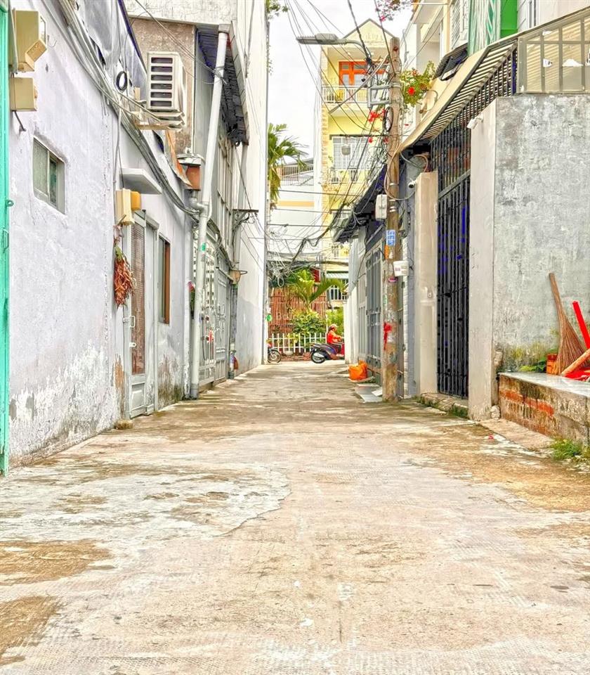 Giá tốt đầu tư  lô đất 5.3x16m hẻm xe hơi 160 nguyễn văn quỳ, quận 7