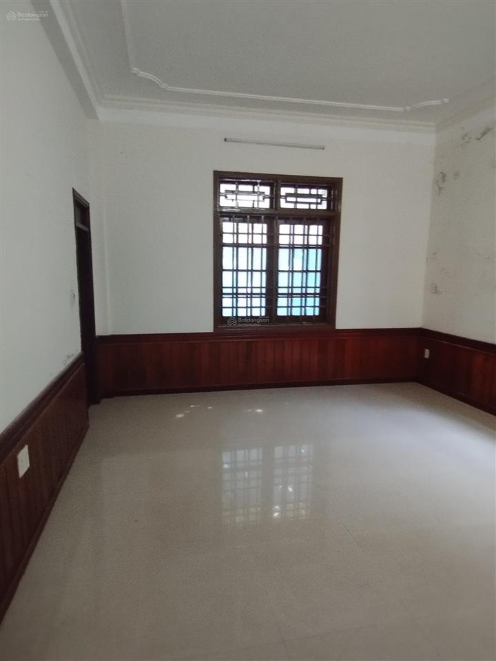 Chào bán căn biệt thự 2 tầng mt đường 10m5 lề 4m5 đường đồng xoài, dt 300m2 ngang 15m hoà minh