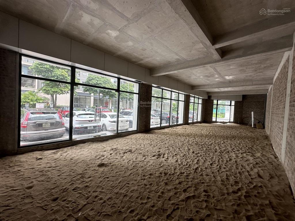 Hot! vinhomes chơi lớn ck 24%, 130m2/ căn dt cho thuê 120 tr/ tháng (sẵn nhà chỉ 25 tỷ/ căn)