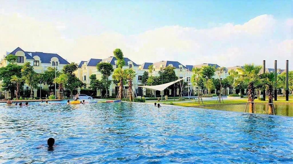 Bán biệt thự 135m2 xây 3.5 tầng view trường học 28 tỷ (bao trọn gói sang tên)giá đầu tưnhanh gọn