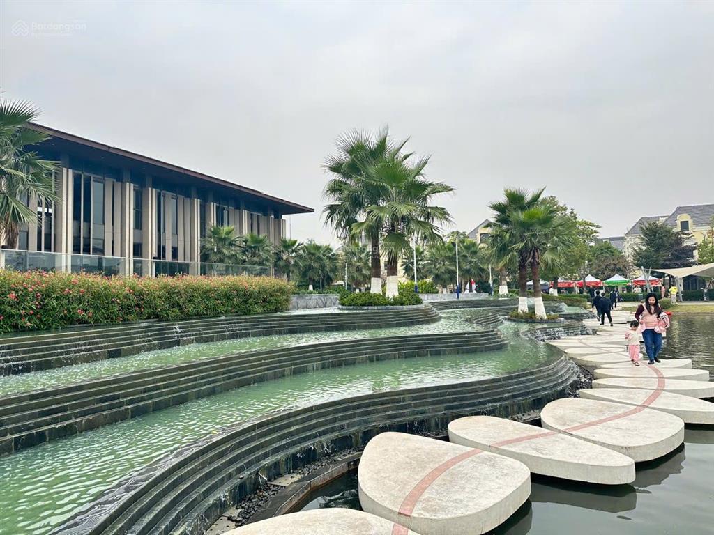 Bán biệt thự 135m2 xây 3.5 tầng view trường học 28 tỷ (bao trọn gói sang tên)giá đầu tưnhanh gọn