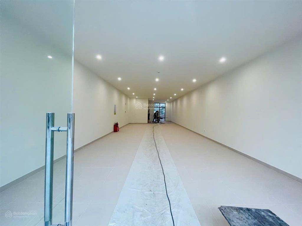 Còn siêu phẩm cho anh chị nhà đầu tư đây ạ, liền kề sakura (vừa ở vừa kd)  tự tin đẹp