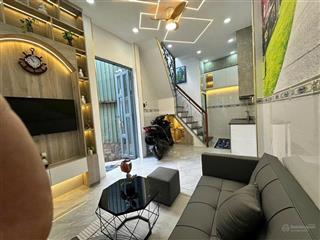 Bán nhà dương quảng hàm , p5 , 20m2 , 2,7tỷ bớt lộc .   0866 408 *** việt anh