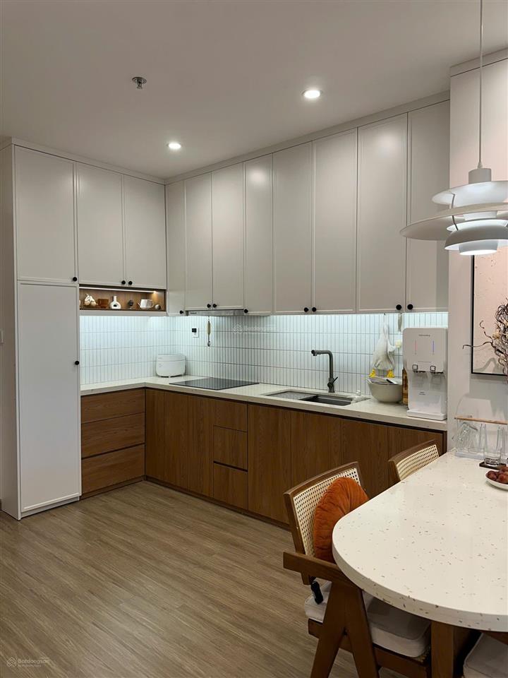 Chính chủ bán gấp căn hộ 2pn+1 64m giá 4.15 tỷ full đồ kđt vinhomes smart city