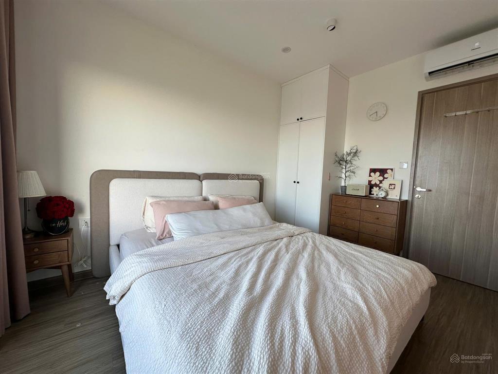 Chính chủ bán gấp căn hộ 2pn+1 64m giá 4.15 tỷ full đồ kđt vinhomes smart city