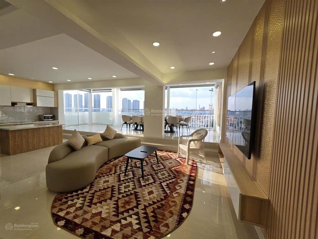 Căn penthouse 300m² biệt thự trên không giữa lòng phú mỹ hưng, view triệu đô, giá cực tốt