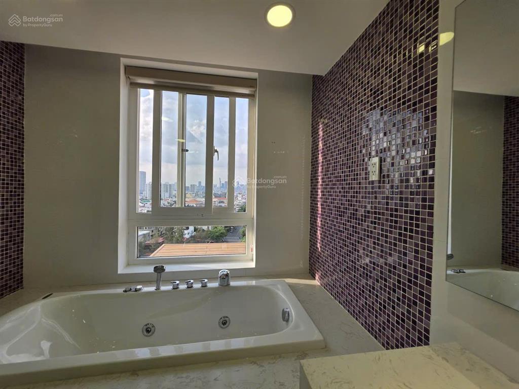 Căn penthouse 300m² biệt thự trên không giữa lòng phú mỹ hưng, view triệu đô, giá cực tốt