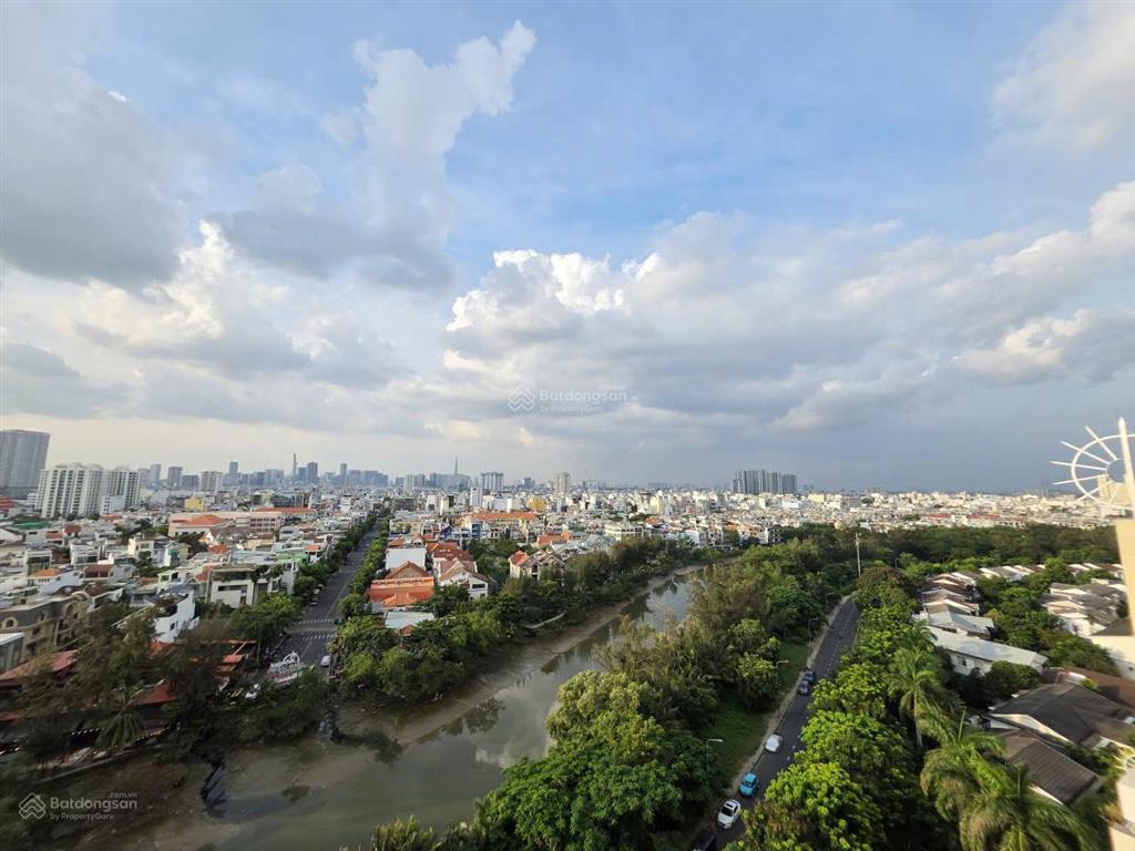 Căn penthouse 300m² biệt thự trên không giữa lòng phú mỹ hưng, view triệu đô, giá cực tốt