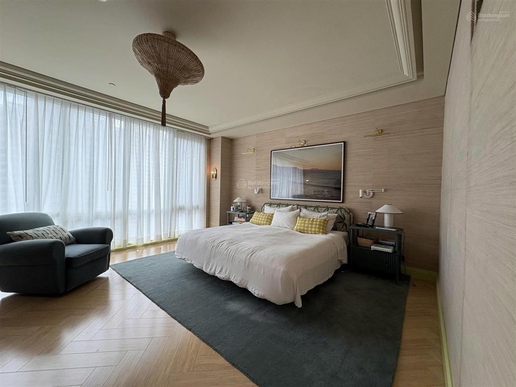 Chính chủ bán gấp siêu phẩm penthouse sky garden  337m2 đẳng cấp sống, giá bán 29,25 tỷ