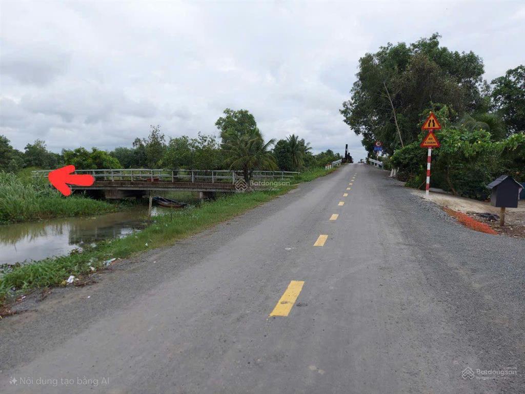 Bán đất 2 mt đt830, tiếp giáp kênh thoáng mát, thổ cư xây dựng ngay