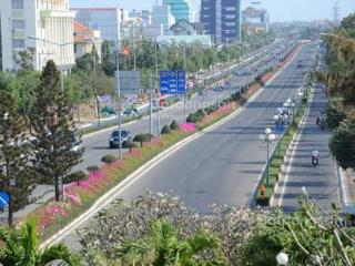 Bán đất mặt tiền xây toà nhà văn phòng, khách sạn  gần biển