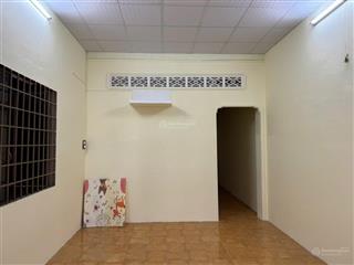 Bán nhà cấp 4 xe hơi vào nhà  trung tâm thành phố