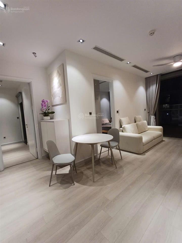 Cho thuê căn hộ vinhomes symphony, căn 2pn , giá 12 tr/tháng