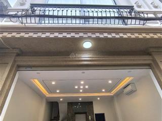 Bán nhà phố trạm long biên 6 tầng thang máy full nội thất cơ bản 40m2 giá chỉ 9,99 tỷ