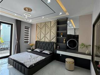 - Nhà 3 tầng, mặt tiền trần đức thông, sau vương thừa vũ, đi bộ vài phút ra bãi tắm phạm