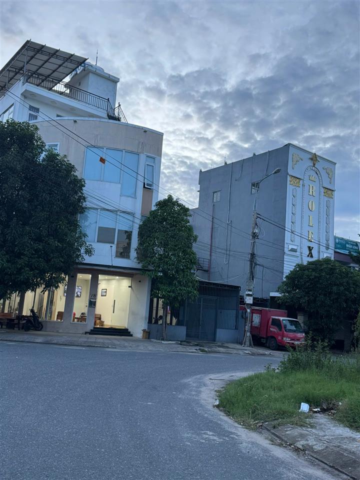 + Đất Nam Hoà Xuân, lô góc mai chí thọ, 2 mặt tiền đường 10,5m lề 5m, Wiu song thoáng mát.