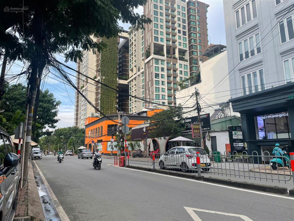 Tòa nhà hầm 7 tầng trực diện sông mặt tiền nguyễn văn hưởng khan hiếm  tn 350tr/tháng  giá 110 tỷ