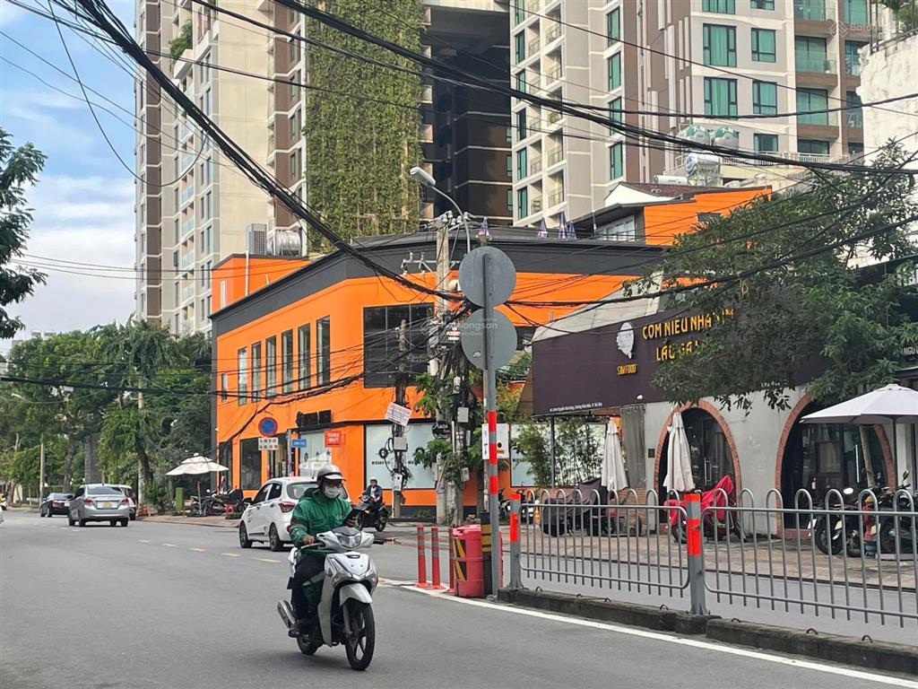 Tòa nhà hầm 7 tầng trực diện sông mặt tiền nguyễn văn hưởng khan hiếm  tn 350tr/tháng  giá 110 tỷ