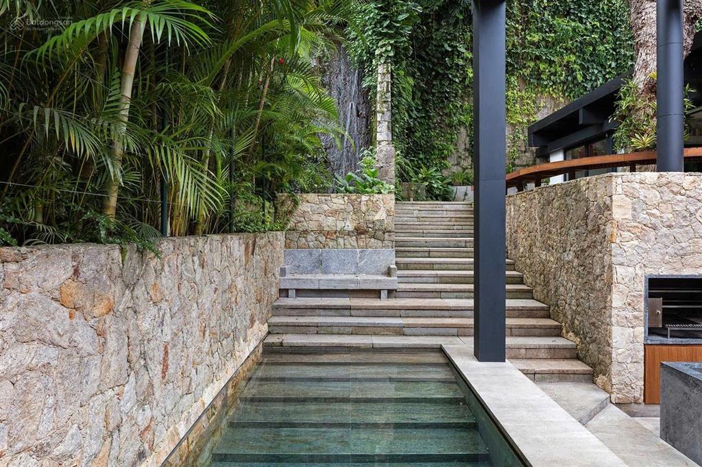 Định cư giảm 90 tỷ bán gấp biệt thự nguyễn văn hưởng 820m2, thảo điền q2  tn 4 tỷ/năm chỉ 200tr/m2