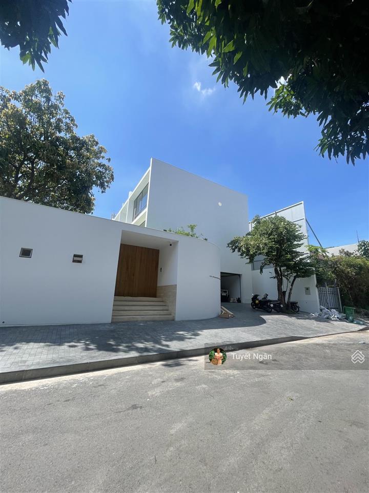 Bán biệt thự compound thảo điền, q2  450m2  100 tỷ  hdt 5.500$/tháng  nhà đẹp vào ở ngay