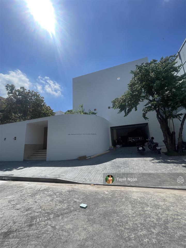 Bán biệt thự compound thảo điền, q2  450m2  100 tỷ  hdt 5.500$/tháng  nhà đẹp vào ở ngay