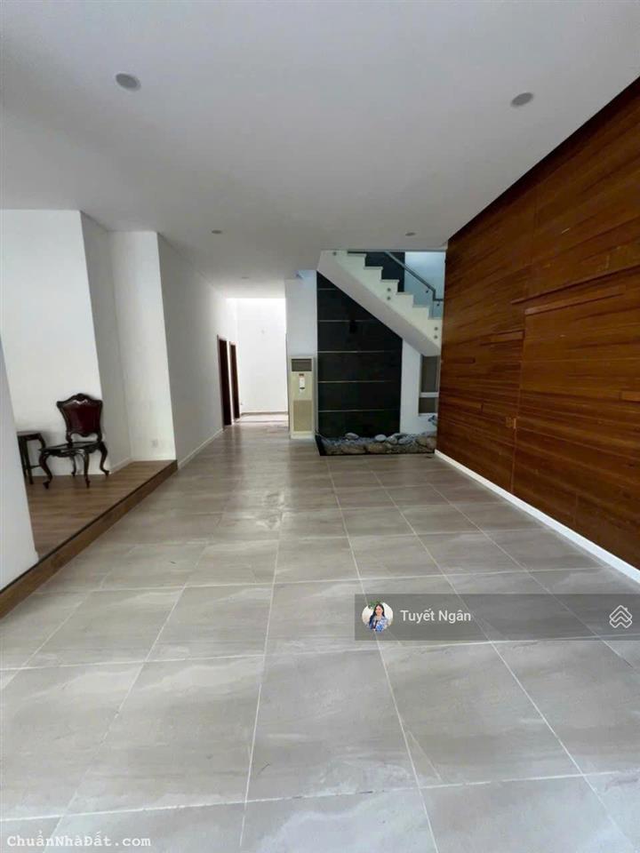 Biệt thự giá rẻ nhất q2  chỉ 185 triệu /m2 khu compound sang trọng hầm 3 tầng  270m2