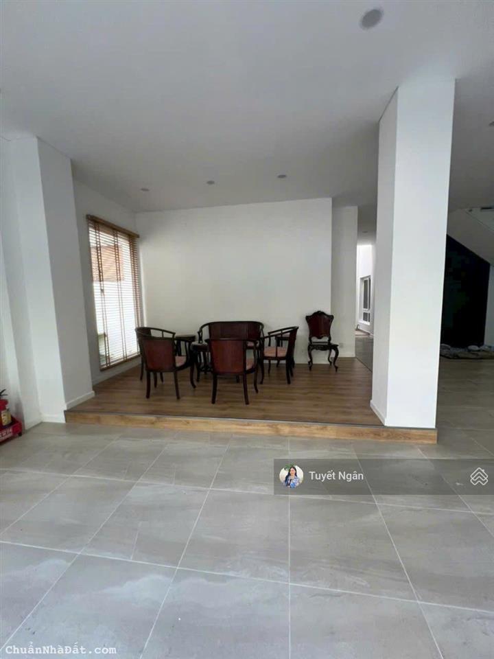 Biệt thự giá rẻ nhất q2  chỉ 185 triệu /m2 khu compound sang trọng hầm 3 tầng  270m2