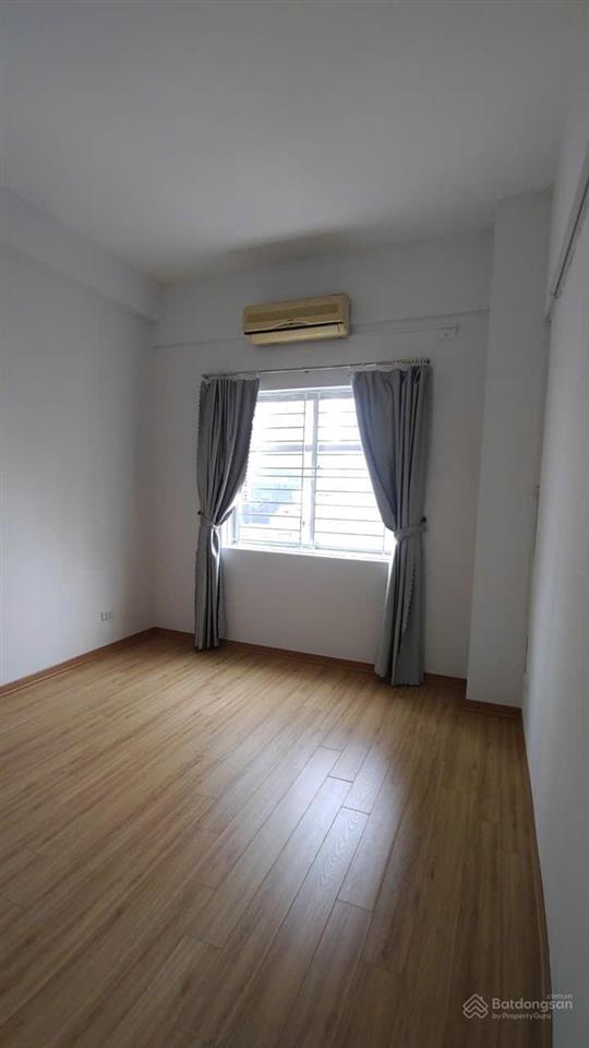 Bán gấp chung cư mặt phố trần đăng ninh tầng trung view mặt phố giá hơn 3 tỷ