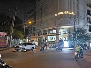 Định cư gấp bán nhà sát phú mỹ hưng. phường tân phú q7. 4 tầng lung linh 4pn. 5wc. giá chỉ 15.5 tỷ