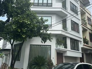 Bán nhà xuân thủy, 158m2, 4t, mt 24m lô góc, ô tô đỗ cửa