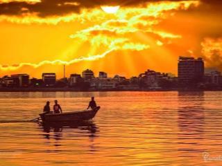 Bán nhà mặt phố từ hoa, 70m2, mt 17.43m, view hồ!