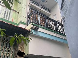 Nhà sát mặt tiền cmt8, 1 trệt 2 lầu, 2pn  3wc, chỉ 4 tỷ, đi bộ ra tuyến metro.