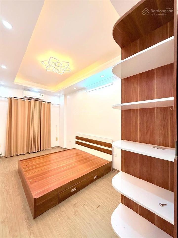 Hơn 6 tỷ nhà 5 tầng ở cổ nhuế ,dân xây rất đẹp và chắc chắn dt 35m .ngõ nông ,giá hơn 6 tỷ