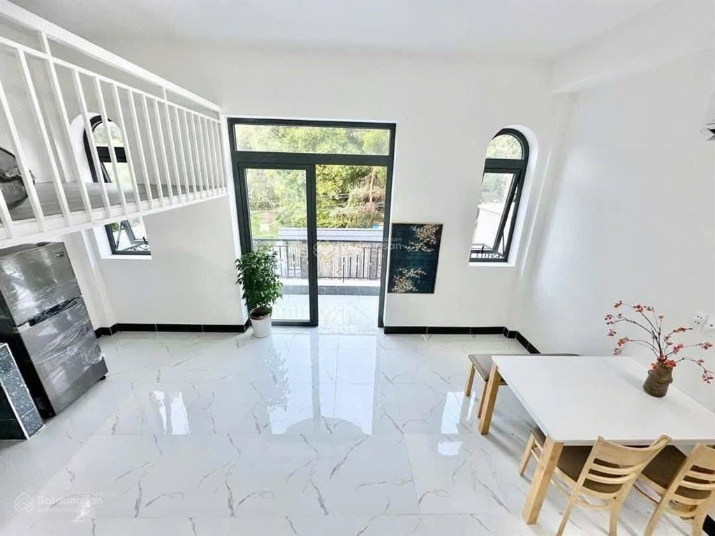 Phòng trọ giá rê bancol ngay sân vận động phú thọ